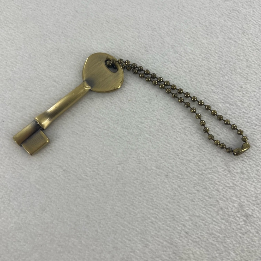Fossil Brass Bag Tag - Picture 3 of 6
